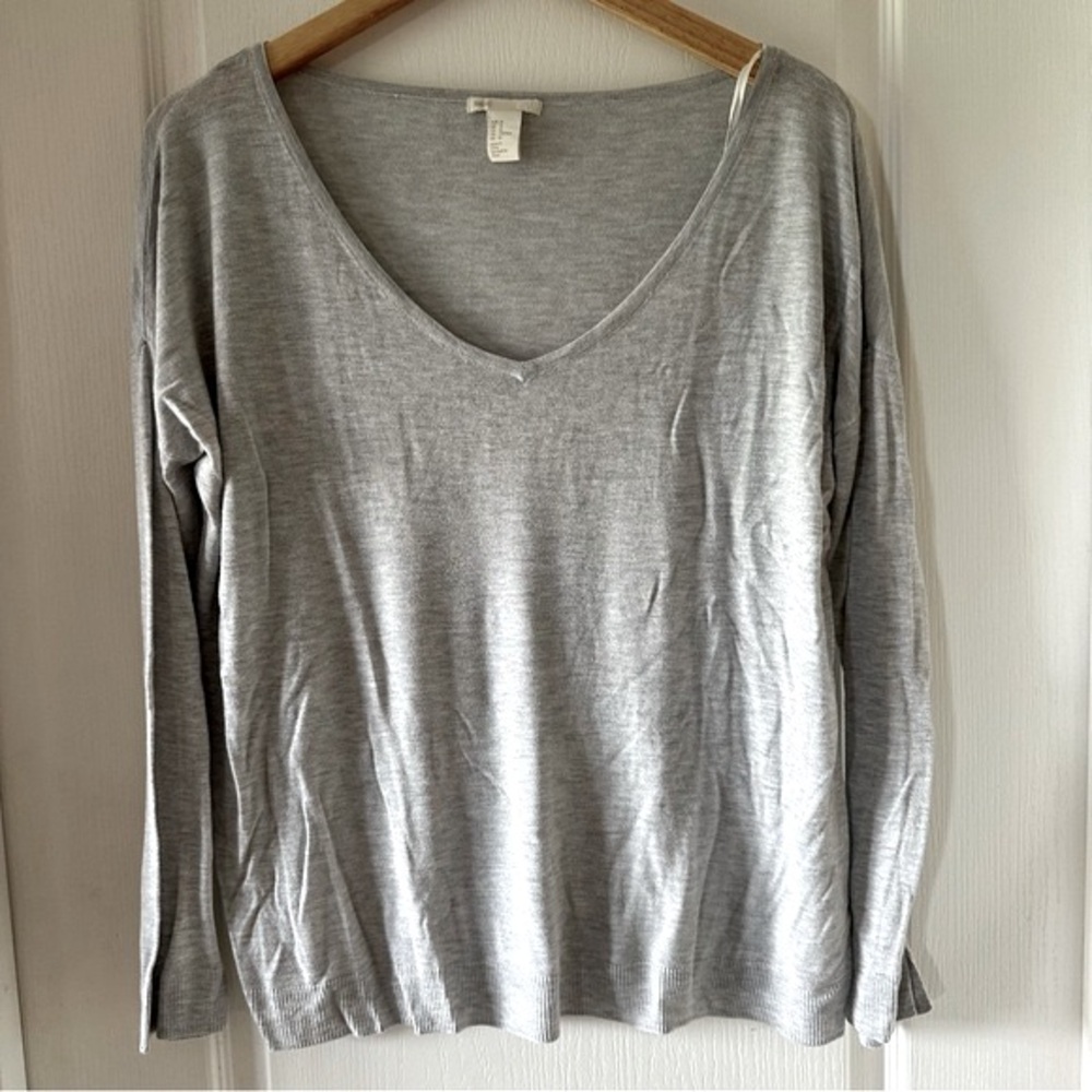 ZARA light gray V-neck sweater boxy fit